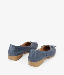 Bosanova Chaussures En Cuir | Ballerines Et Mary Janes | Ballerines bleues en cuir découpé au laser