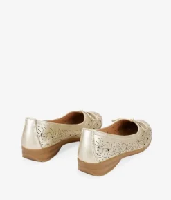 Bosanova Chaussures En Cuir | Ballerines Et Mary Janes | Ballerines en cuir doré découpées au laser