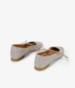 Bosanova Chaussures En Cuir | Ballerines Et Mary Janes | Ballerines en cuir taupe à bout fin et fronces
