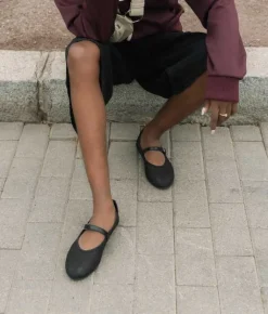 Bosanova Ballerines Et Mary Janes | Ballerines en maille noire avec bride réglable