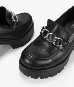 Bosanova Chaussures Et Mocassins | Mocassins en cuir noir avec chaîne