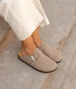 Bosanova Sabots | Sabots plats taupe à boucle