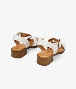 Bosanova Sandales À Talons | Chaussures En Cuir | Sandales à talons en cuir beige avec boucle en bois