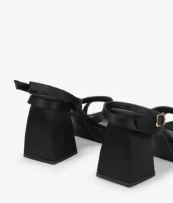 Bosanova Sandales À Talons | Chaussures De Fête | Sandales à talons en satin noir