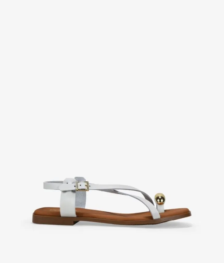 Bosanova Sandales Plates | Chaussures En Cuir | Sandales tongs en cuir blanc avec ornements métalliques
