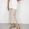 Bosanova Sandales Plates | Chaussures En Cuir | Sandales tongs en cuir marron avec ornements métalliques